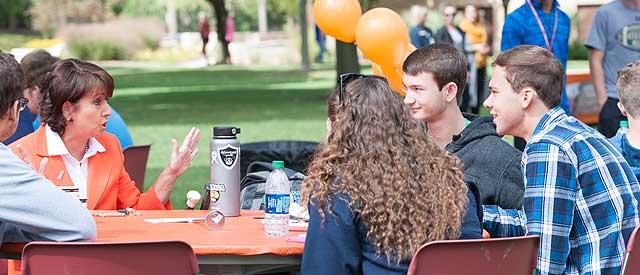 Welcome week picnic on main lawn